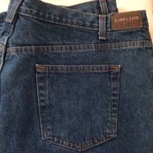 Men’s Kirkland jeans, medium blue. W42 L32